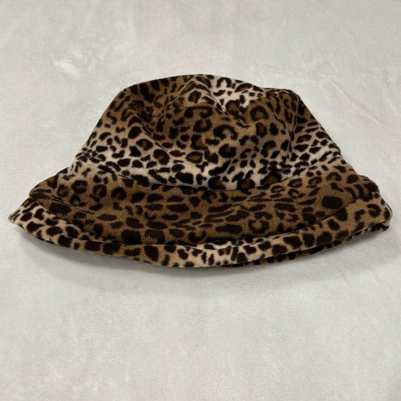 KOHL’S Women’s Warm Fleece Cheetah Print Winter Hat - one-size - Picture 2 of 5